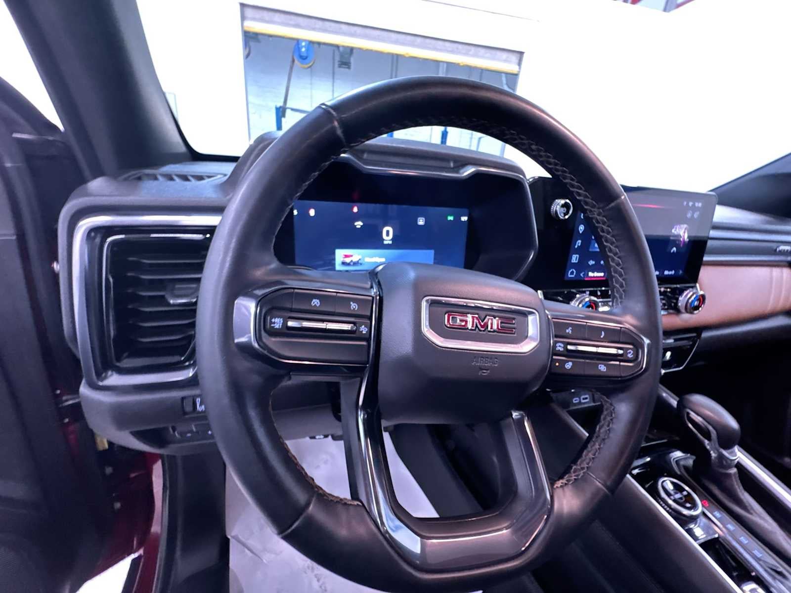 2024 GMC Canyon 4WD AT4