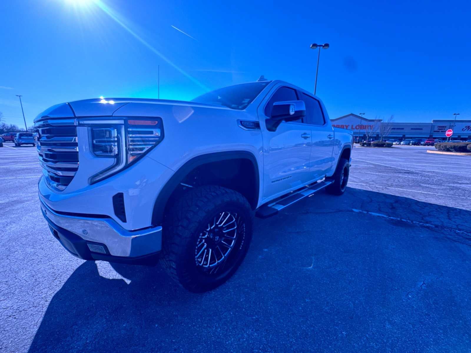 2025 GMC Sierra 1500 SLT