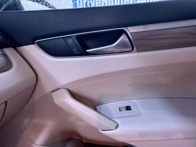 2016 Volkswagen Passat 1.8T SE