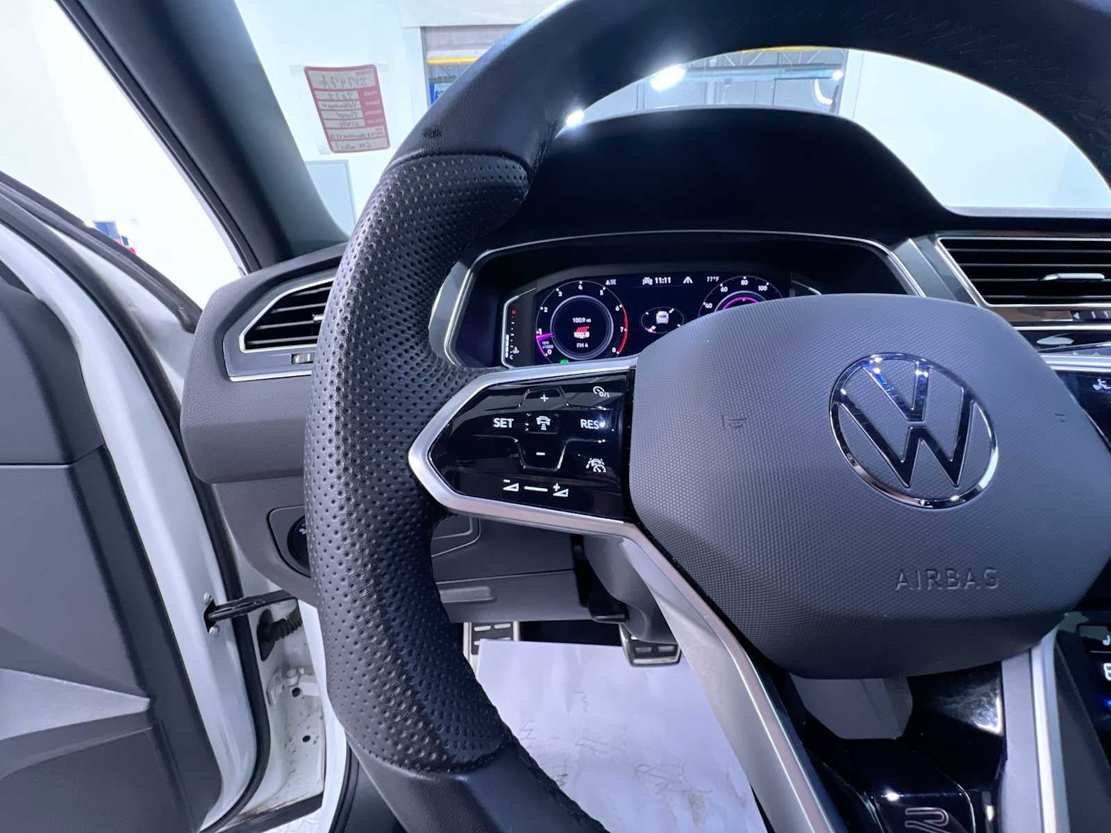 2022 Volkswagen Tiguan SEL R-Line