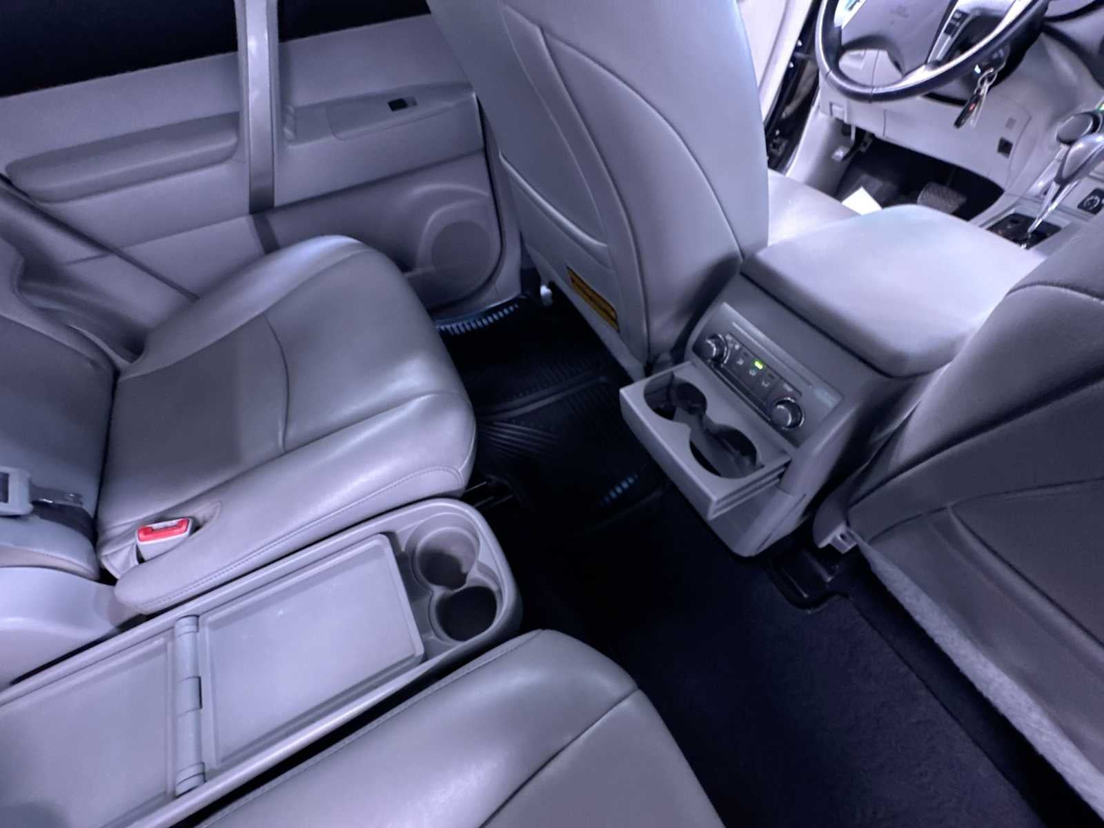 2013 Toyota Highlander SE