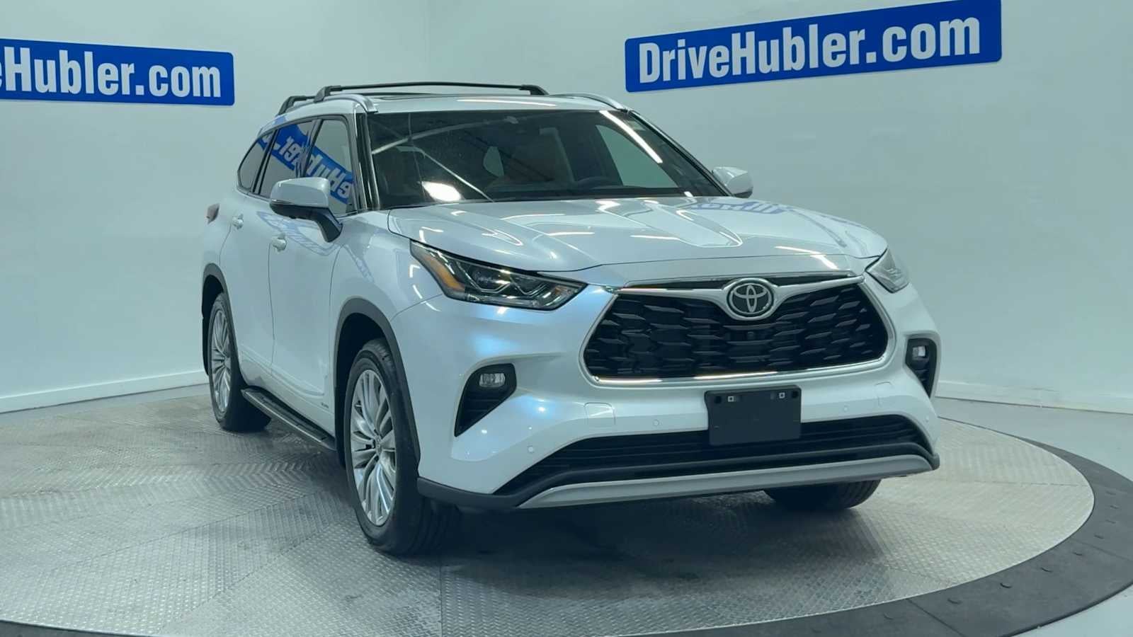 2025 Toyota Highlander Hybrid Platinum