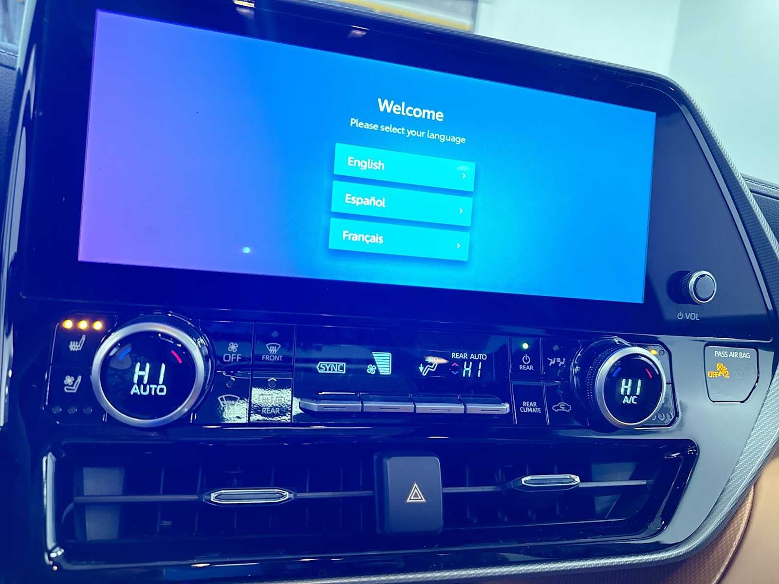 2025 Toyota Highlander Hybrid Platinum