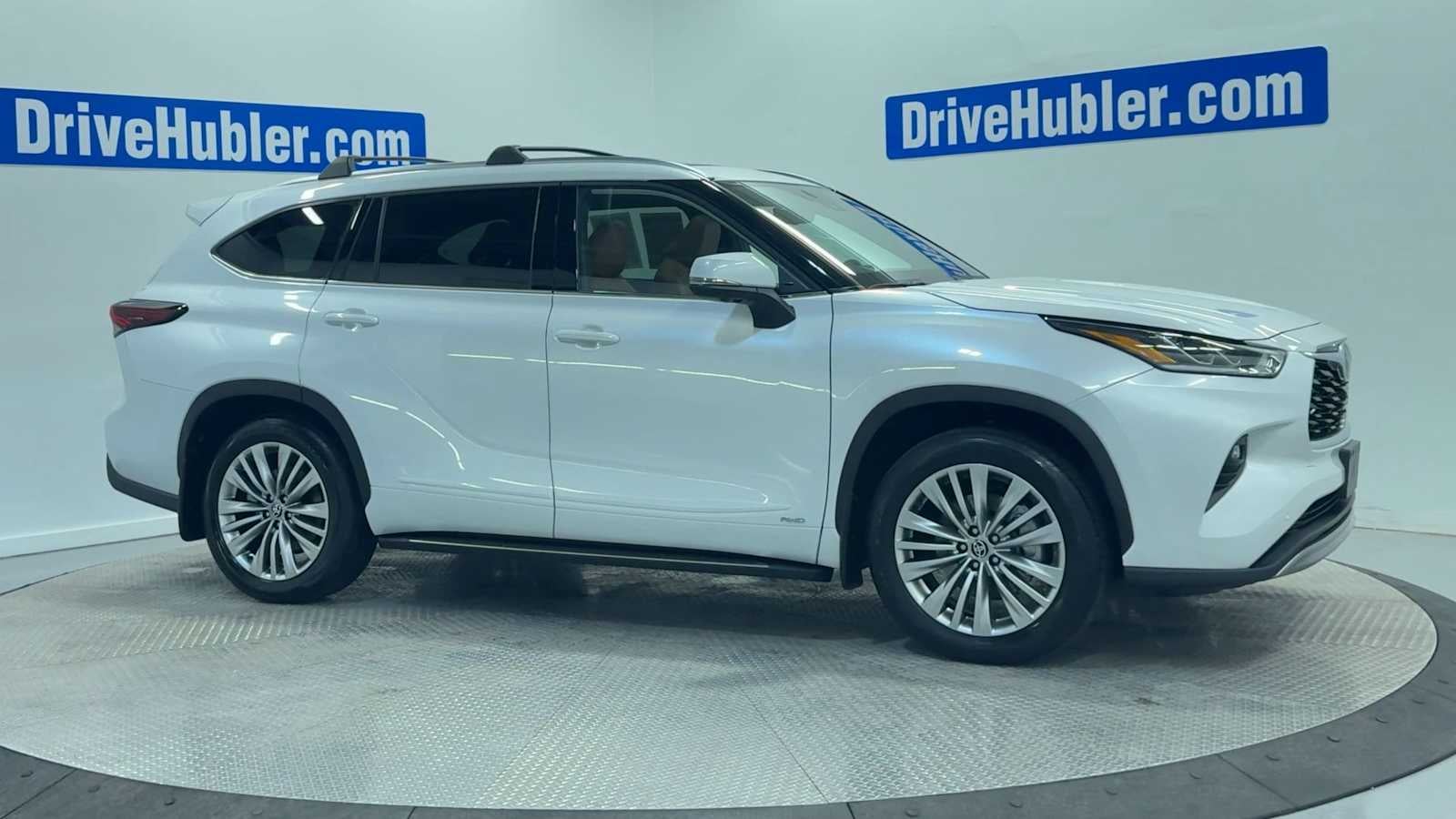 2025 Toyota Highlander Hybrid Platinum