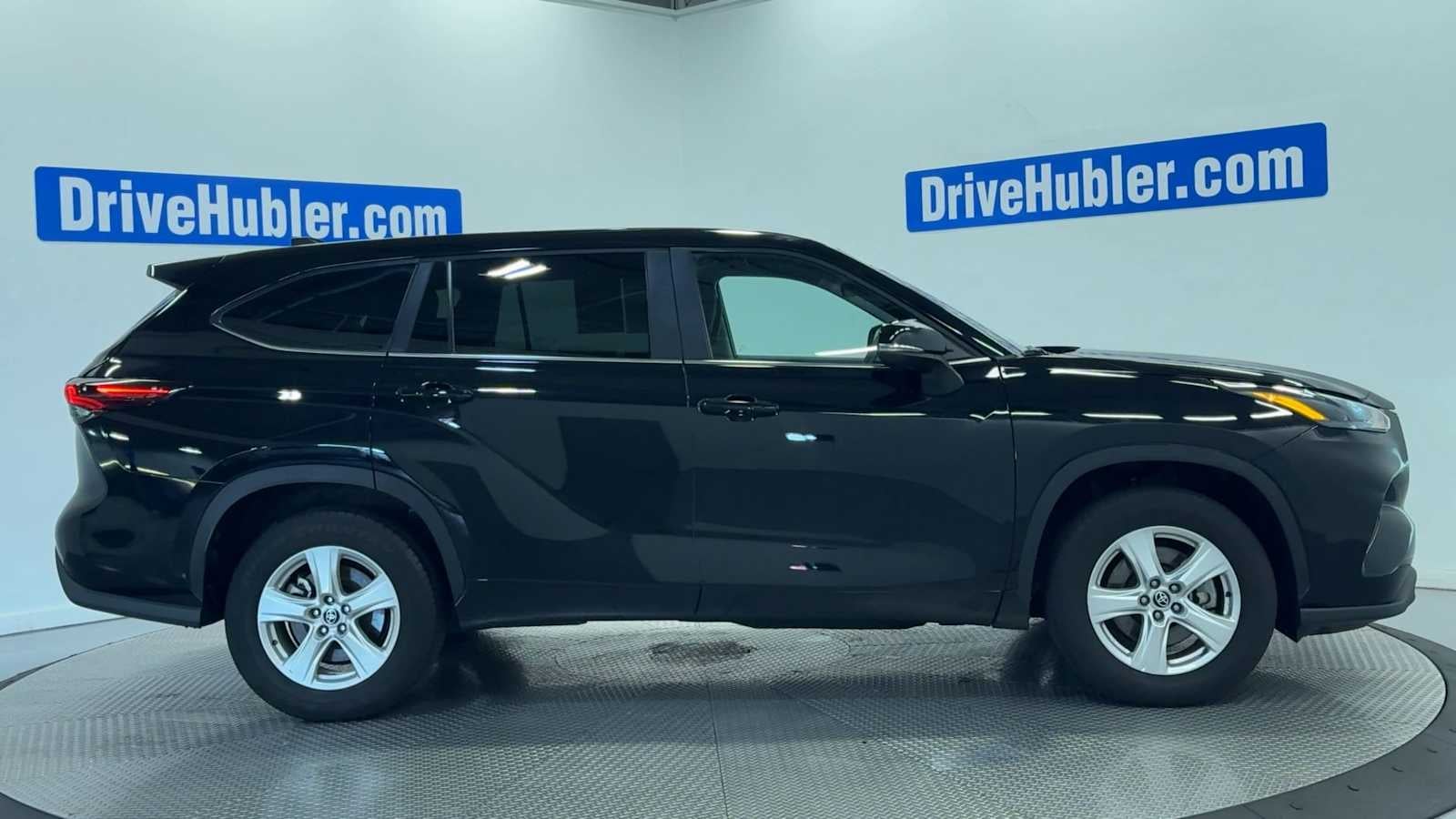2025 Toyota Highlander LE