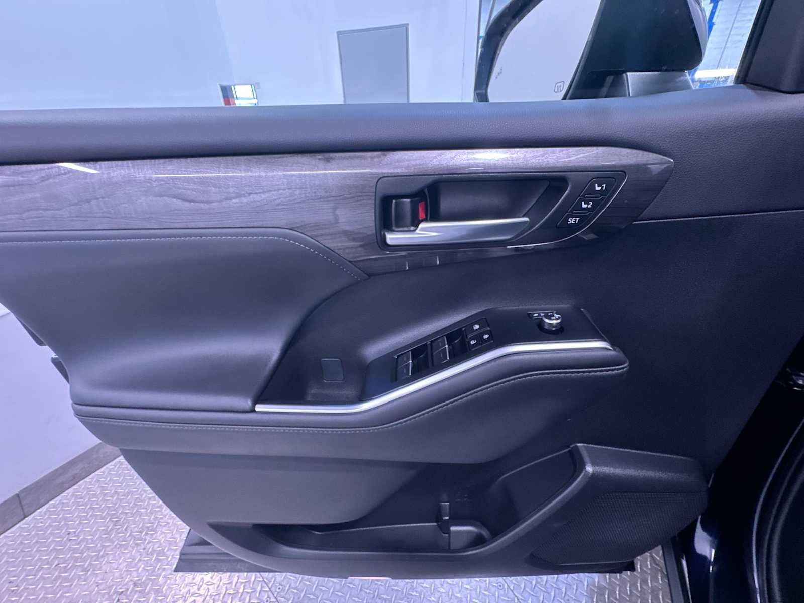 2024 Toyota Highlander Platinum