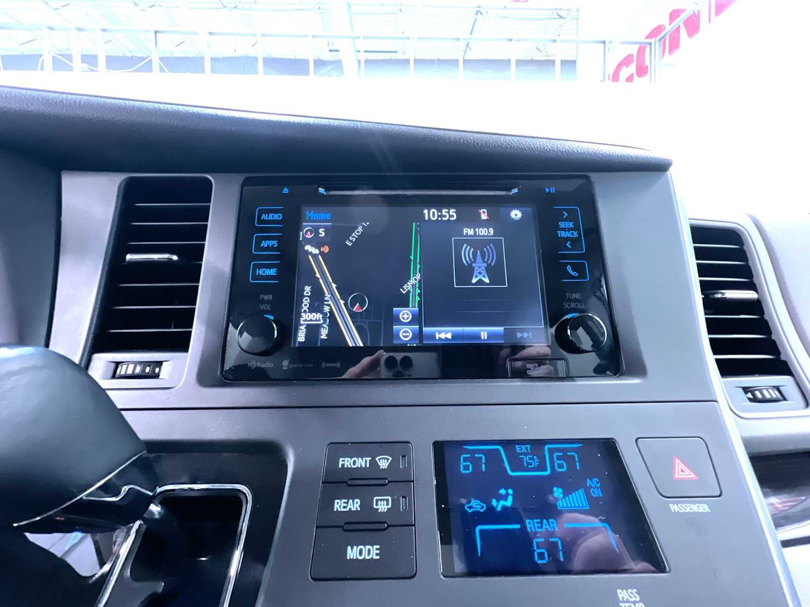 2017 Toyota Sienna XLE
