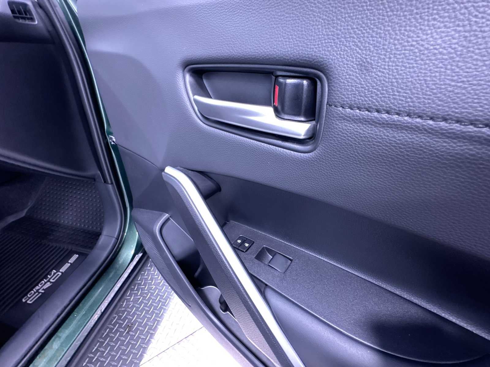 2025 Toyota Corolla Cross XLE