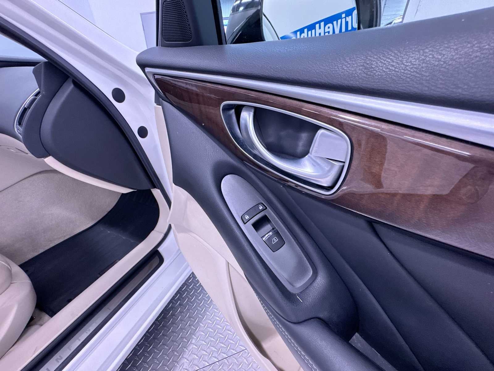 2014 INFINITI Q50 Premium