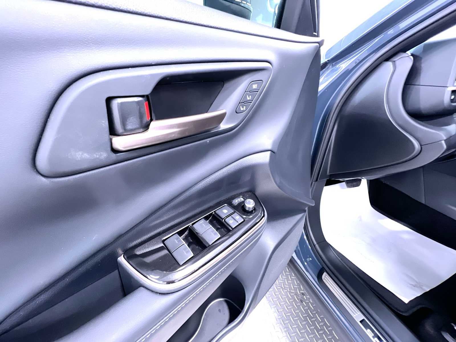 2025 Toyota Crown Platinum