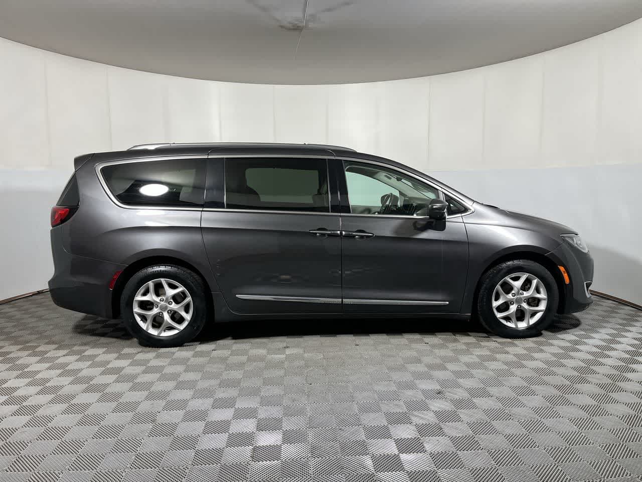 2019 Chrysler Pacifica Touring L Plus