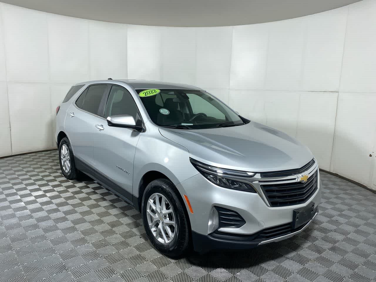 Used 2022 Chevrolet Equinox LT with VIN 3GNAXUEV6NL100343 for sale in Shelbyville, IN