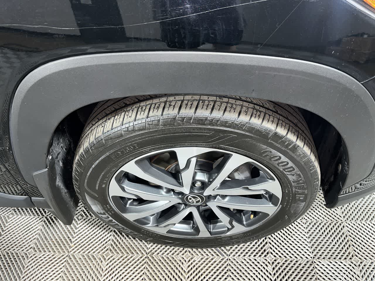 2024 Toyota Corolla Cross XLE