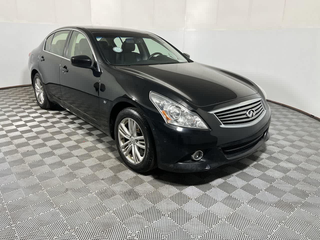 2015 INFINITI Q40 4dr Sdn AWD