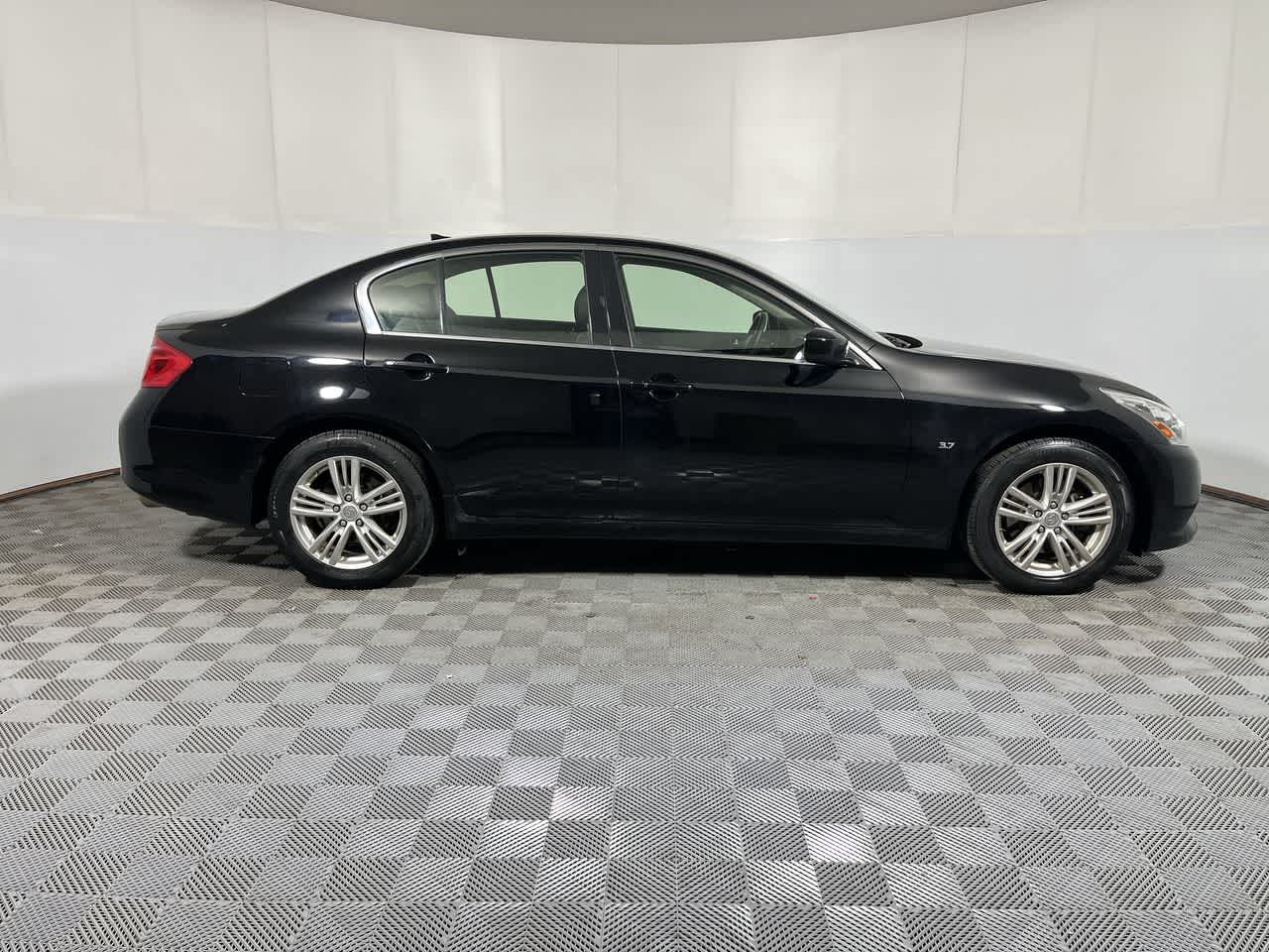 2015 INFINITI Q40 4dr Sdn AWD