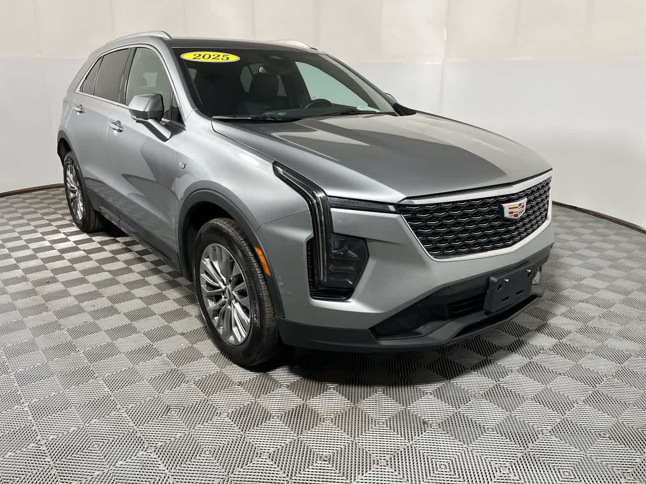 2025 Cadillac XT4 FWD Premium Luxury