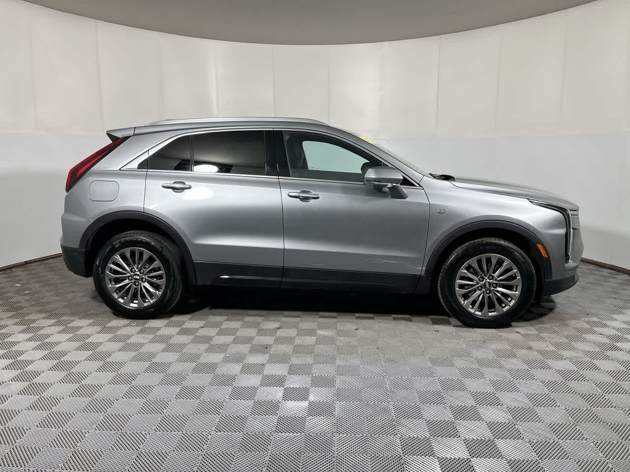 2025 Cadillac XT4 FWD Premium Luxury
