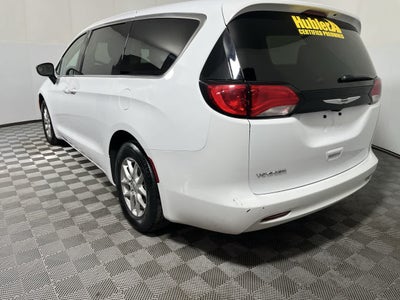 2024 Chrysler Voyager LX