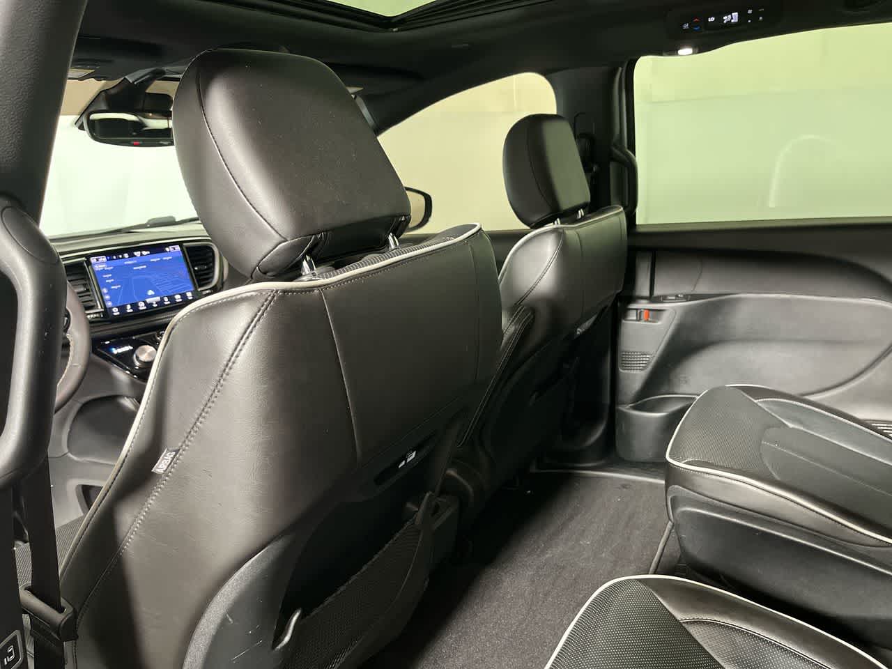 2024 Chrysler Pacifica Hybrid Premium S Appearance Pkg