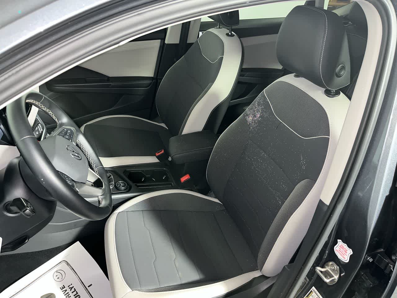 2025 Volkswagen Taos SE