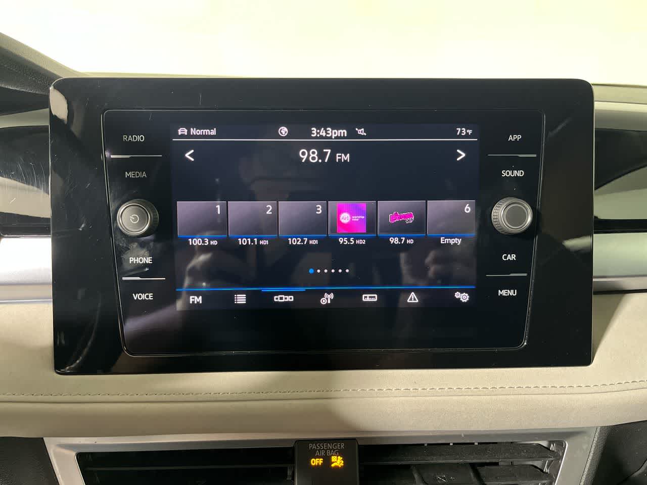 2025 Volkswagen Taos SE