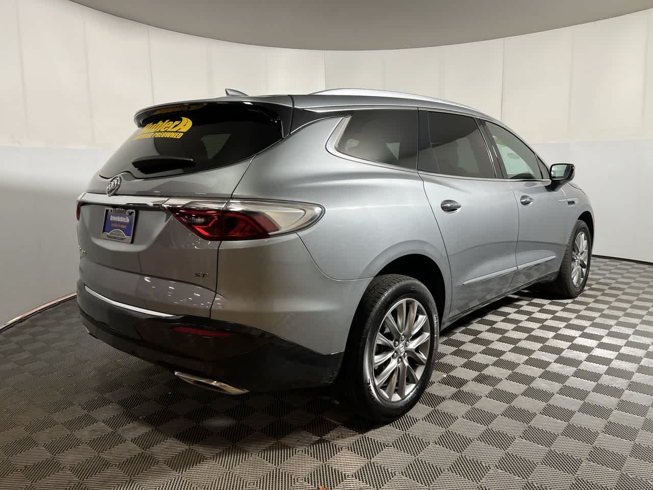 2024 Buick Enclave Essence