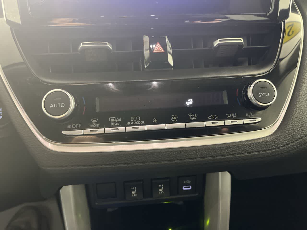 2025 Toyota Corolla Cross XLE