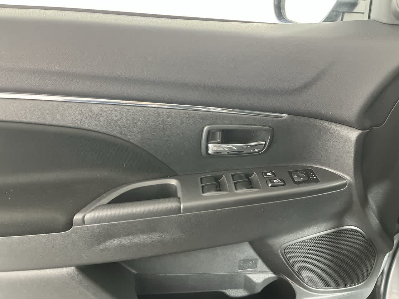 2025 Mitsubishi Outlander Sport ES