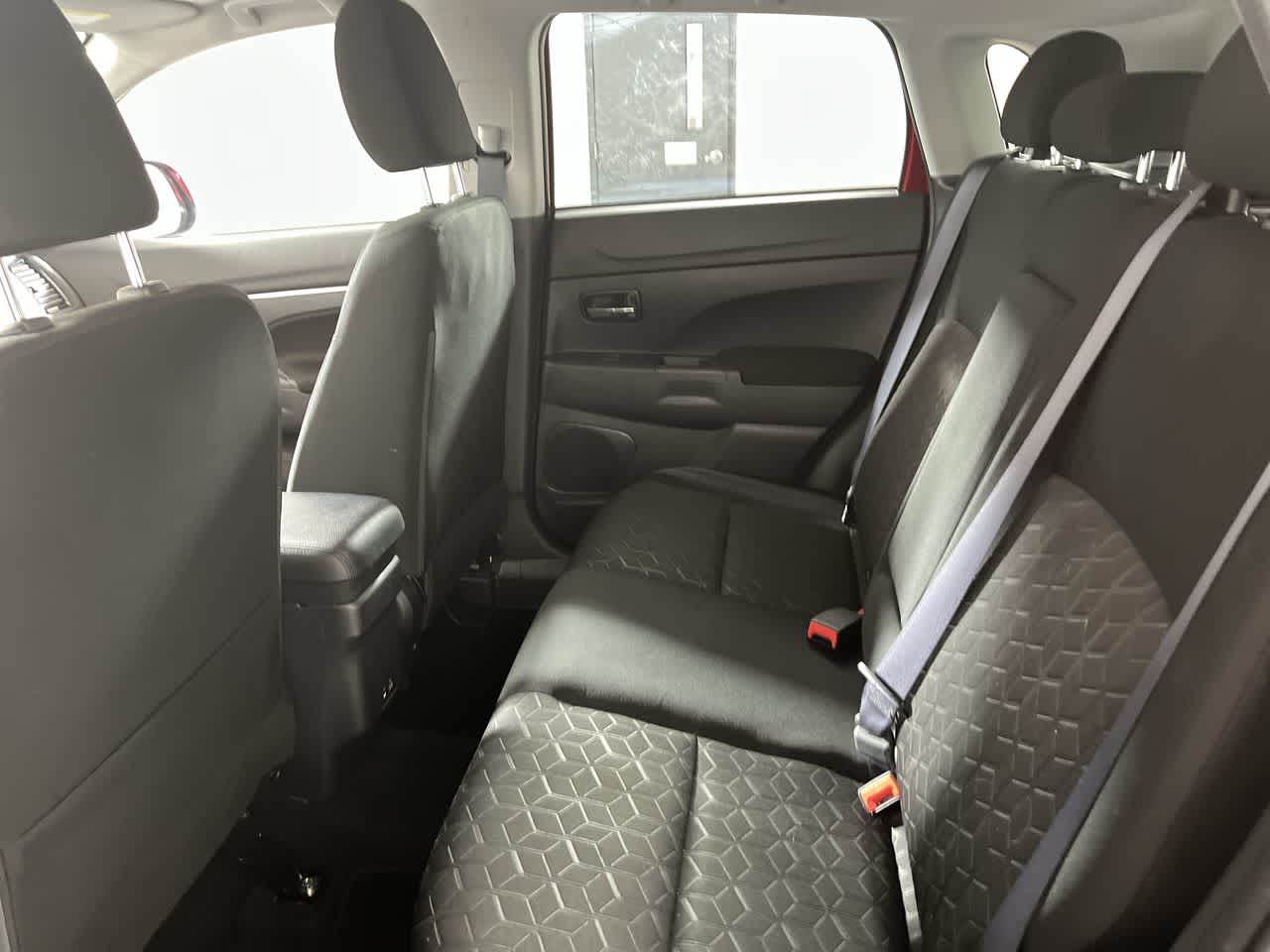 2025 Mitsubishi Outlander Sport LE