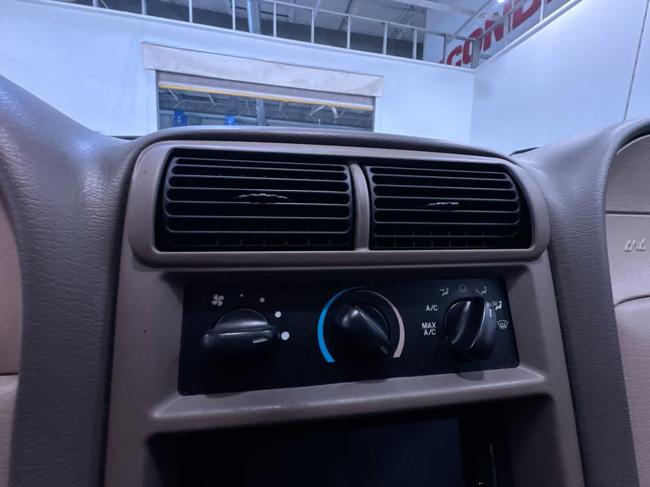 2003 Ford Mustang Deluxe