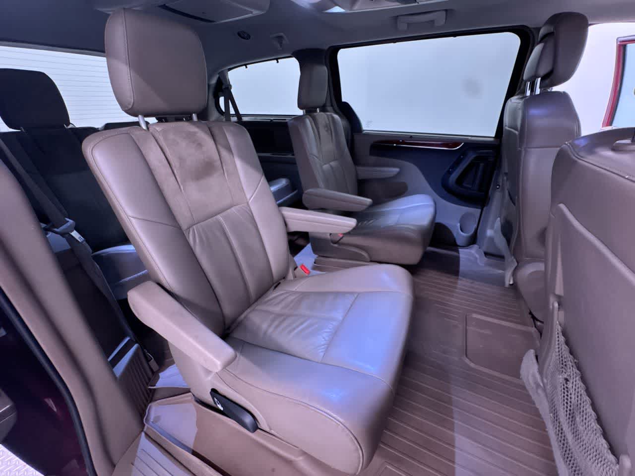 2015 Chrysler Town & Country Limited Platinum