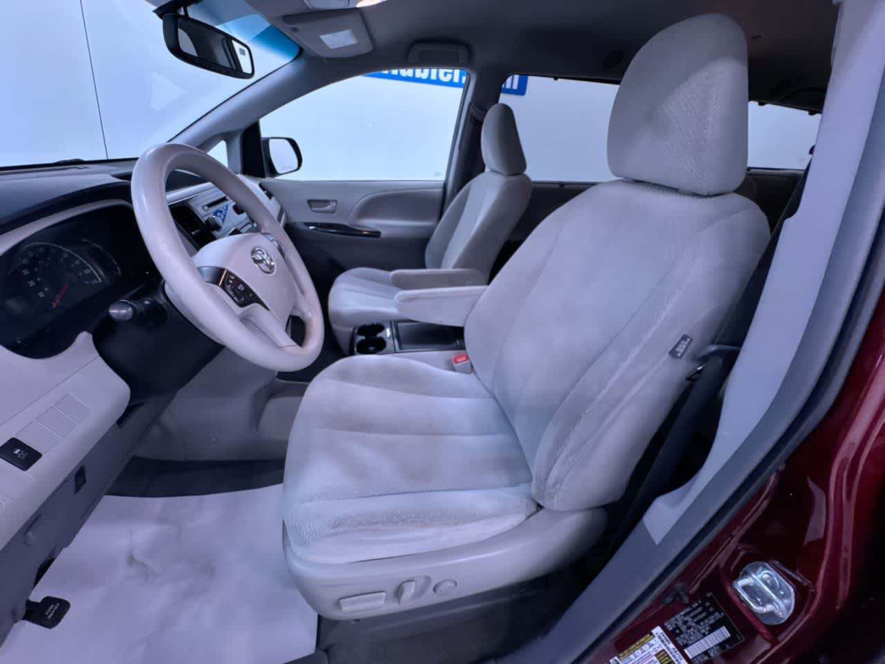 2014 Toyota Sienna LE