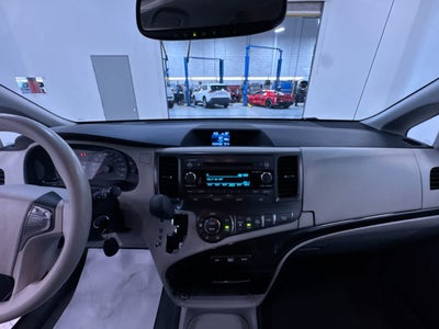 2014 Toyota Sienna LE