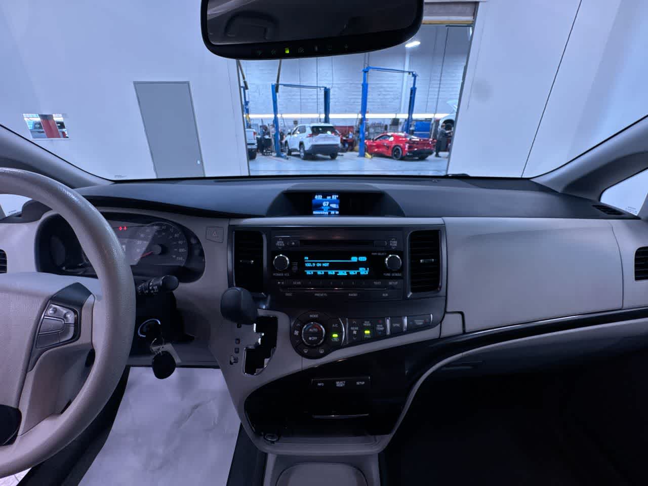2014 Toyota Sienna LE