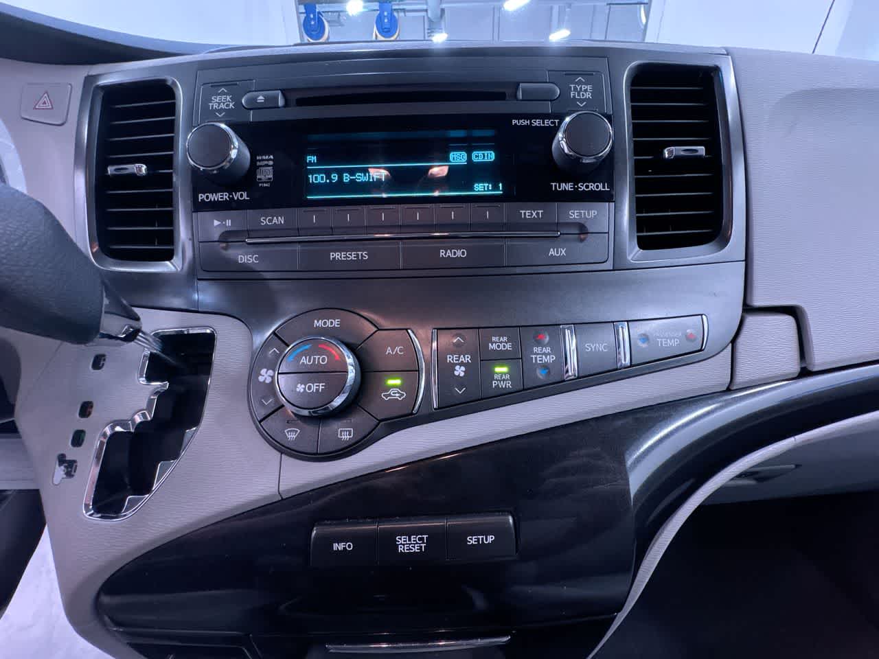 2014 Toyota Sienna LE