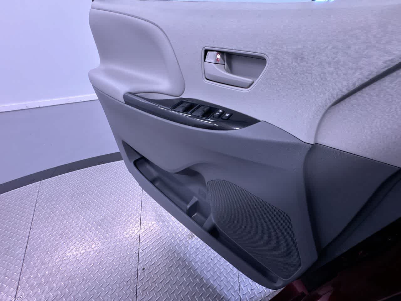 2014 Toyota Sienna LE