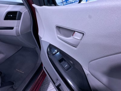 2014 Toyota Sienna LE
