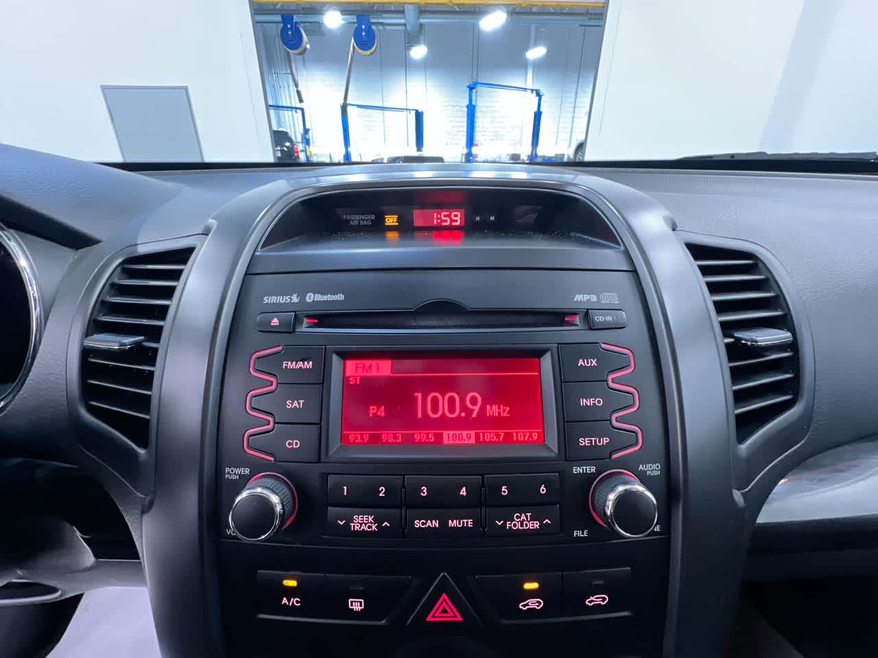 2011 Kia Sorento LX