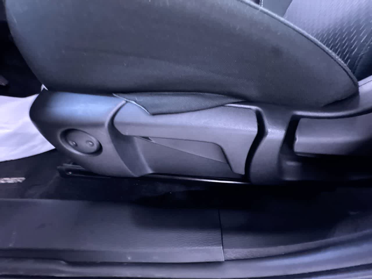 2025 Mitsubishi Outlander ES