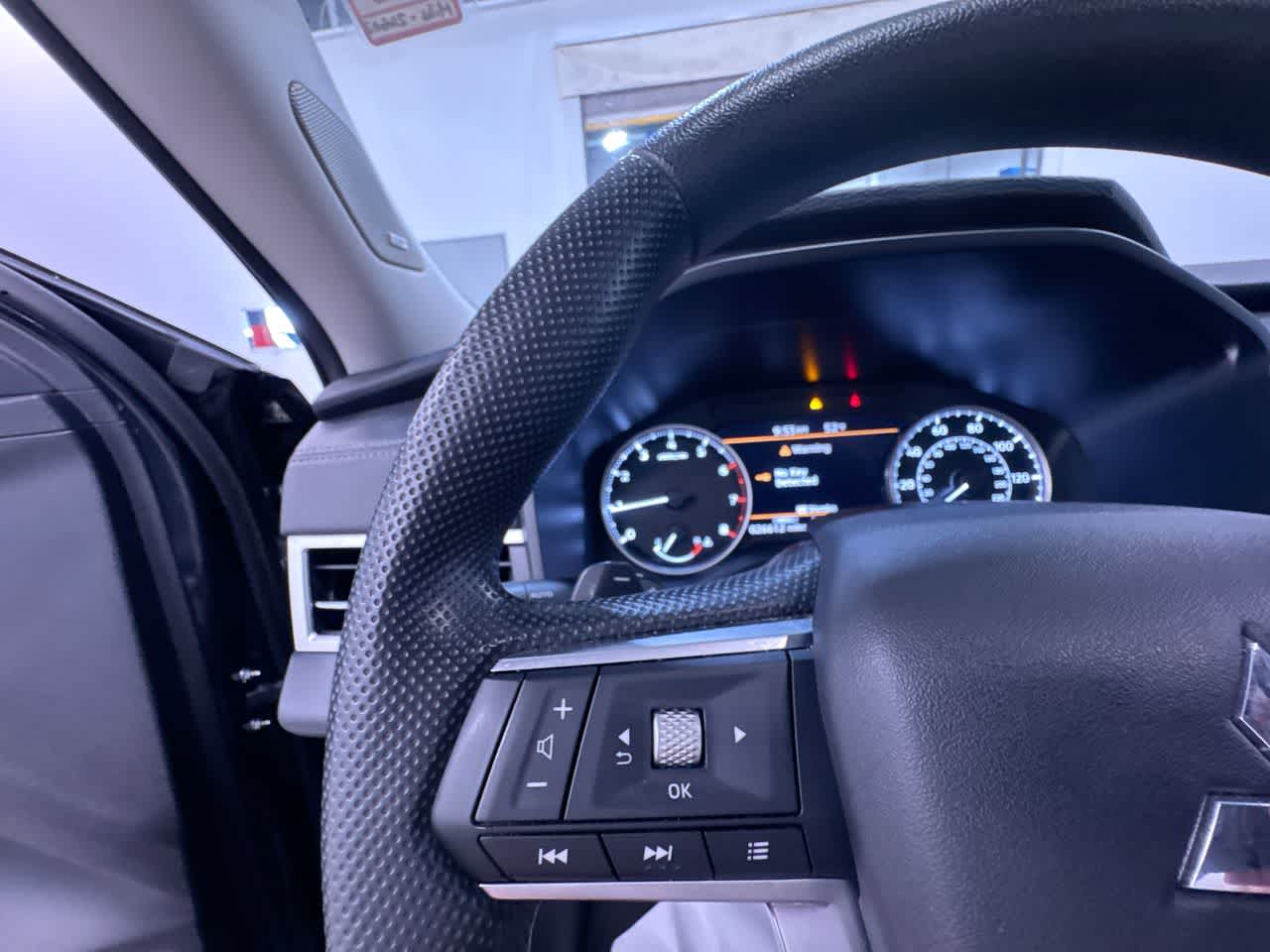 2025 Mitsubishi Outlander ES