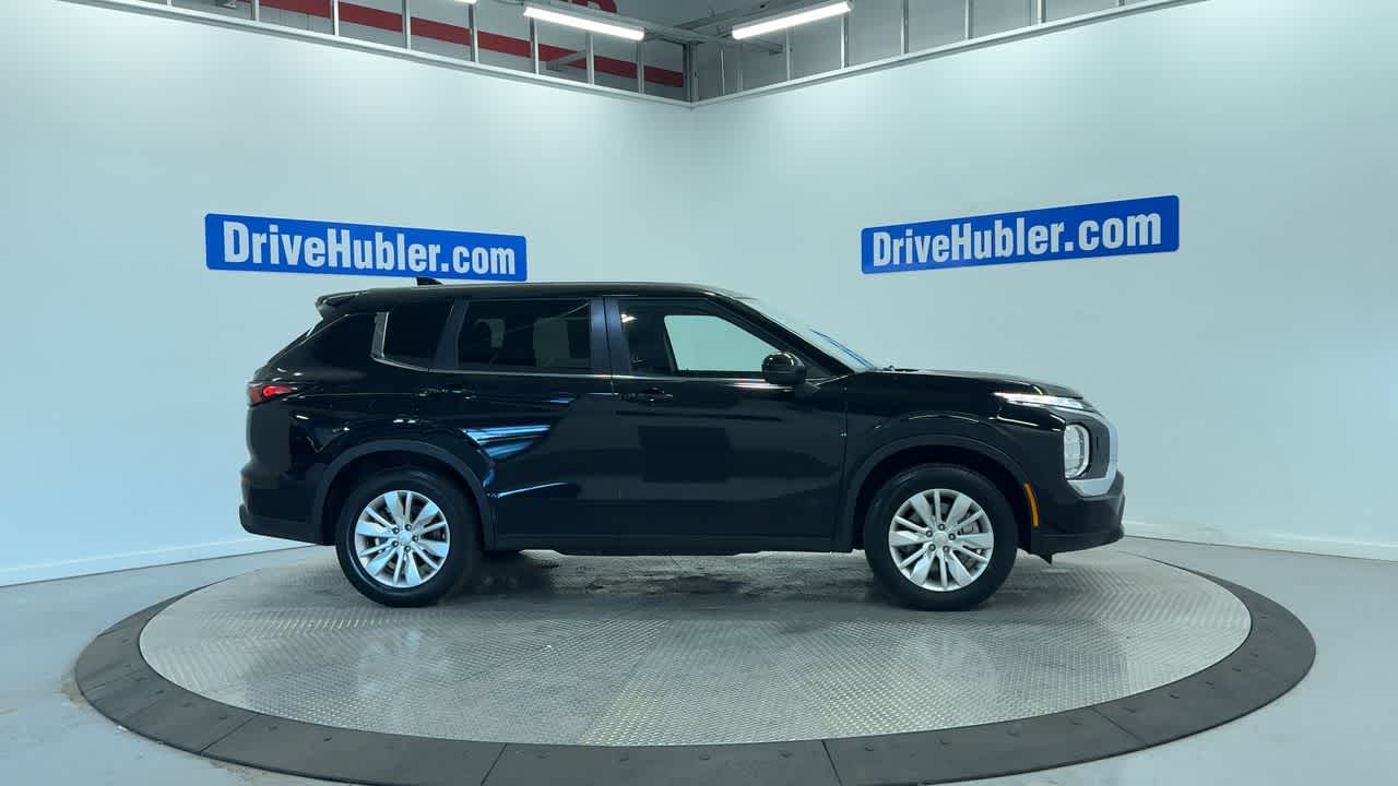 2025 Mitsubishi Outlander ES