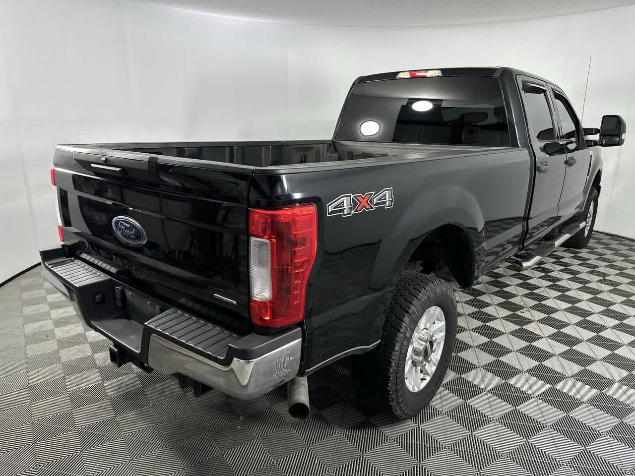 2017 Ford Super Duty F-250 Pickup XLT
