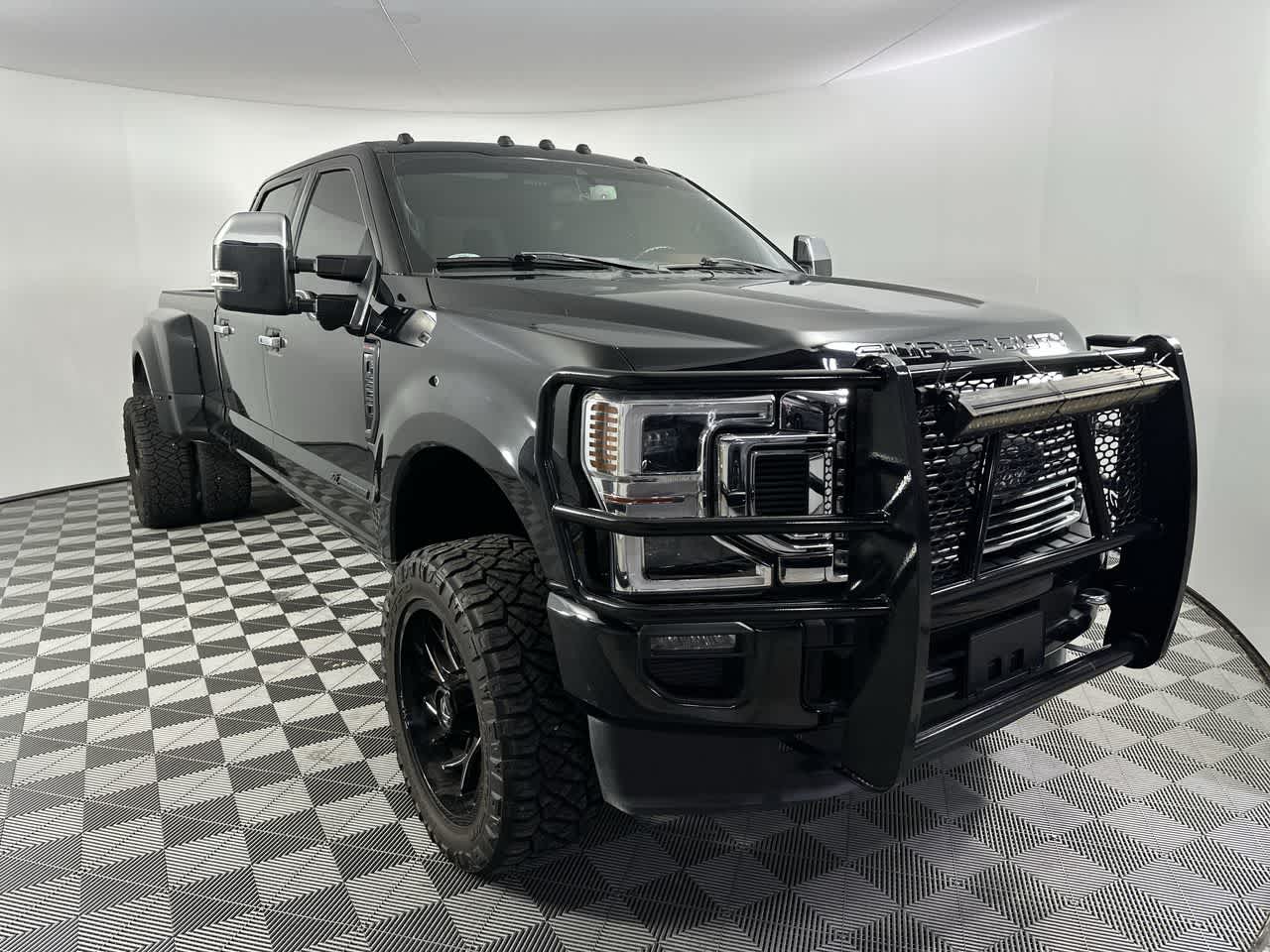 2022 Ford Super Duty F-350 DRW Platinum