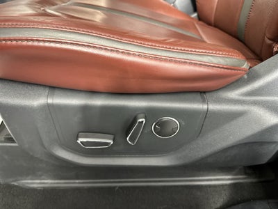 2022 Ford Super Duty F-350 DRW Platinum