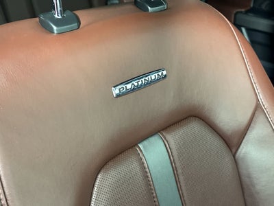 2022 Ford Super Duty F-350 DRW Platinum