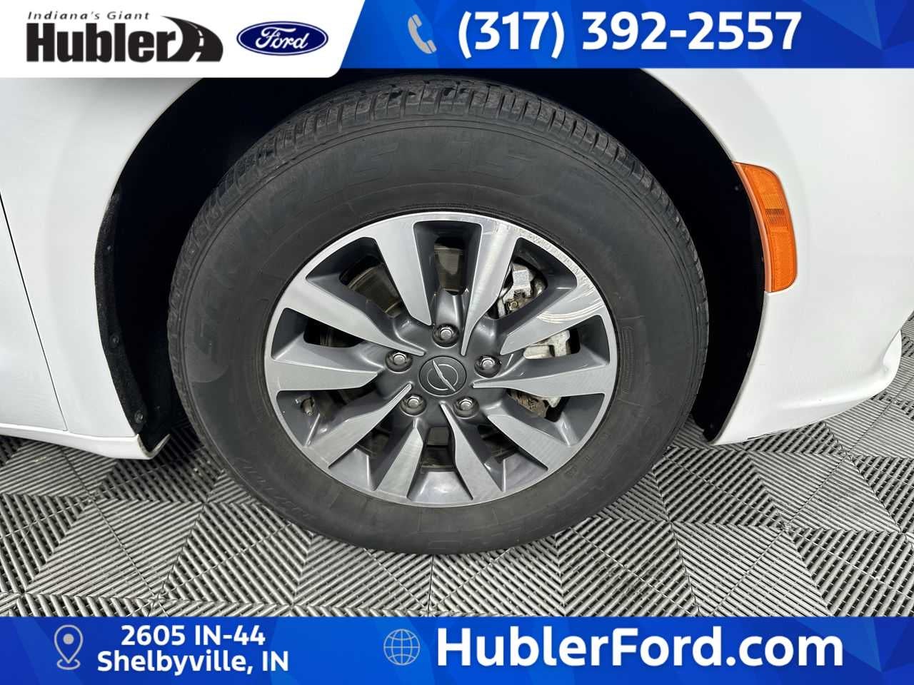 2024 Chrysler Pacifica Hybrid Select