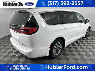 2024 Chrysler Pacifica Hybrid Select