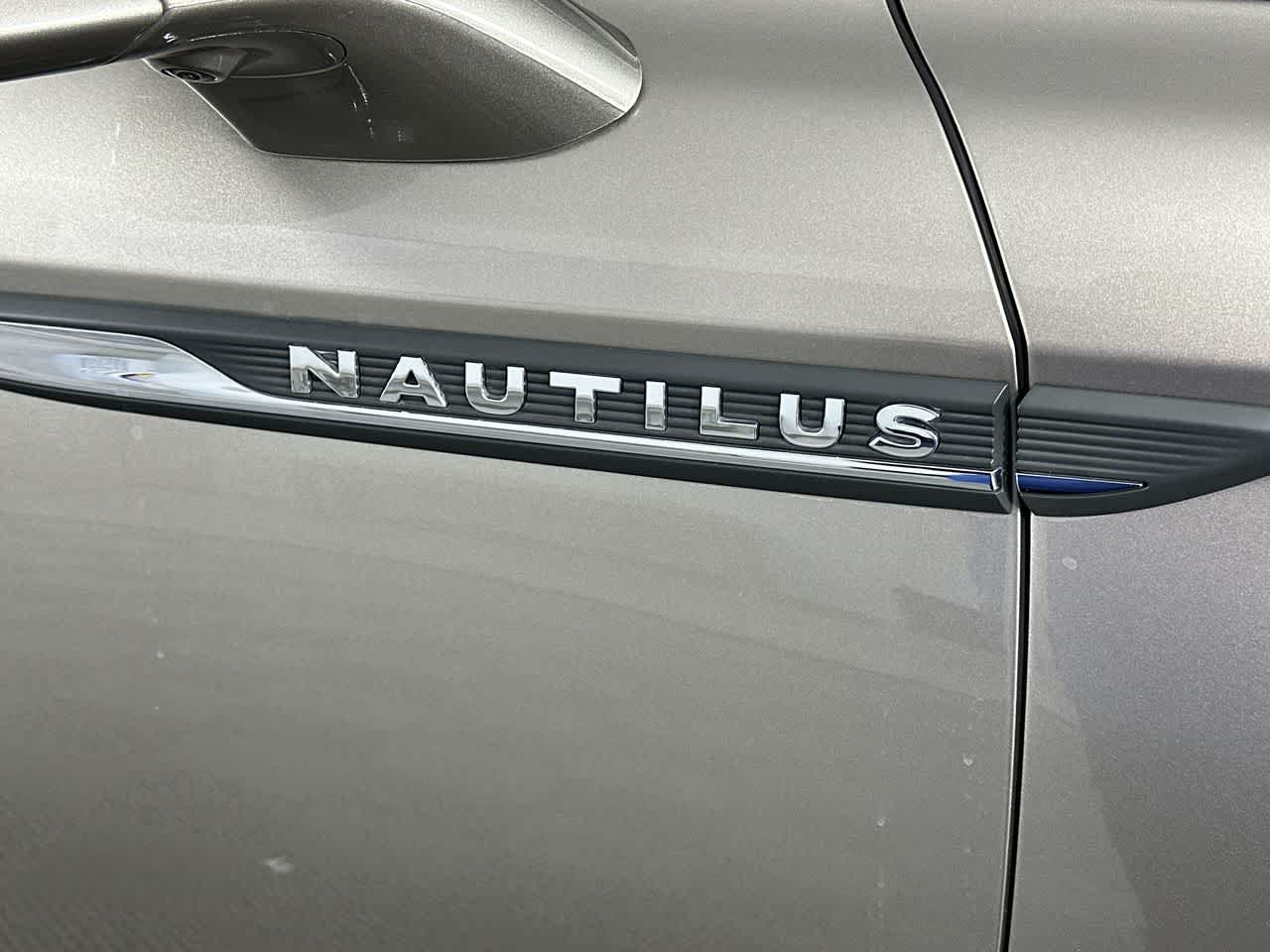 2021 Lincoln Nautilus Reserve