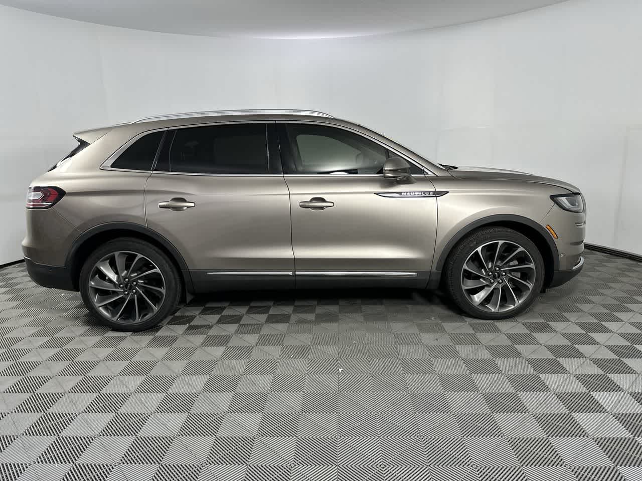 2021 Lincoln Nautilus Reserve